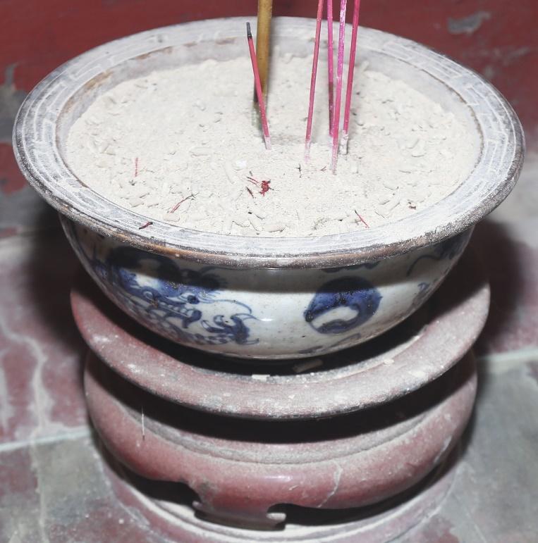 ĐS.005 - Bát hương