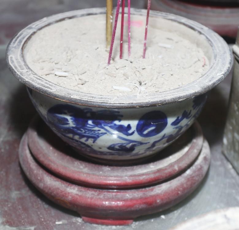 ĐS.009 - Bát hương