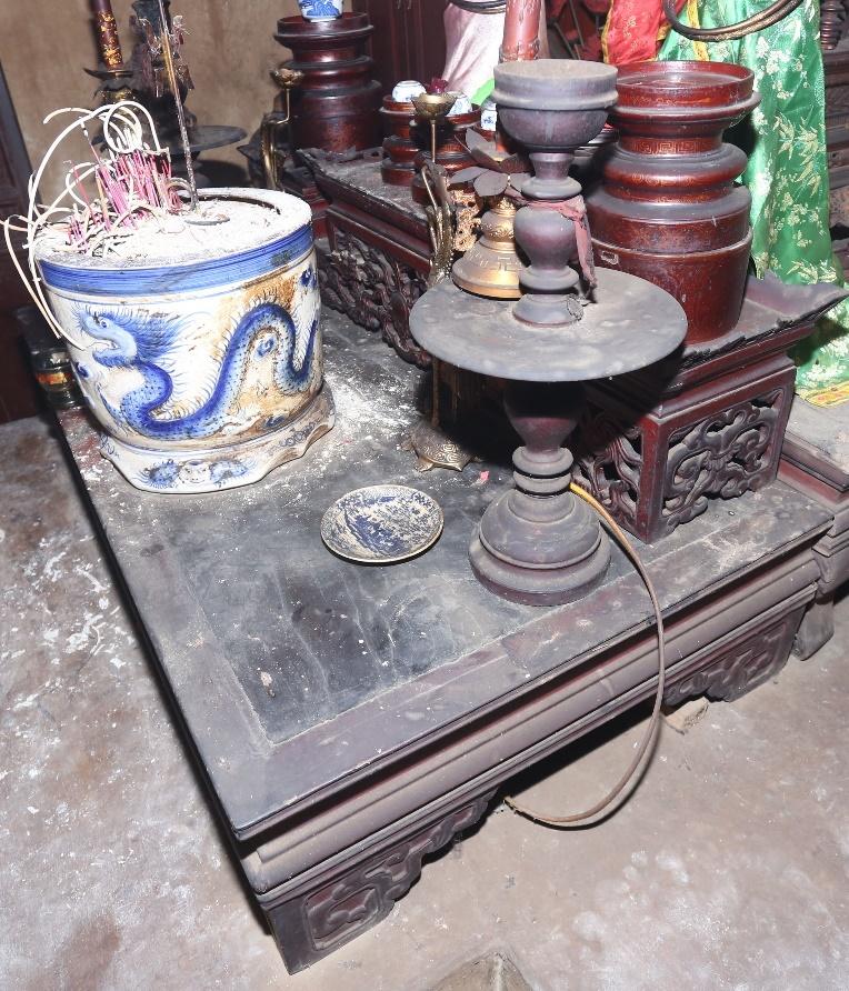 ĐTV.147 - Sập thờ