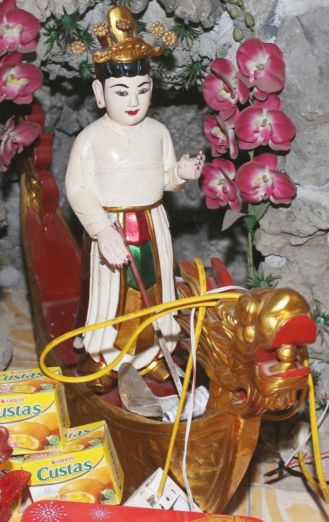 CHG.058 - Tượng Cô Bơ