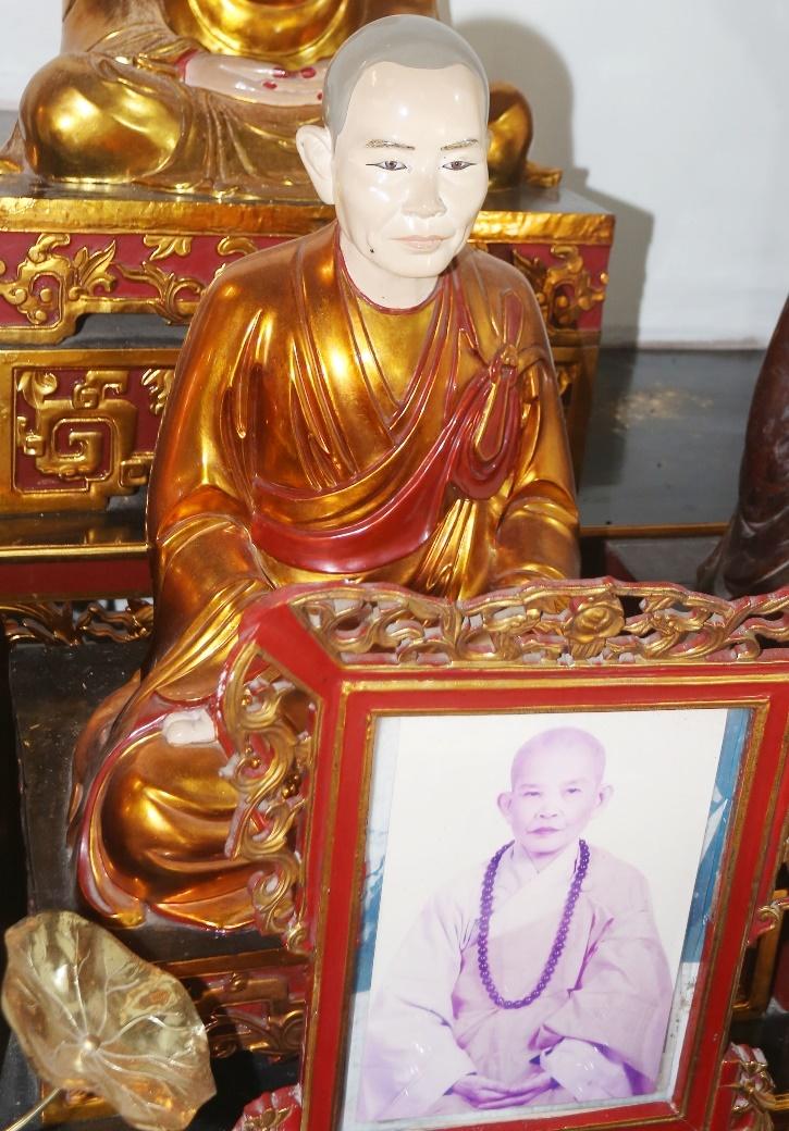 CHG.093 - Tượng Tổ