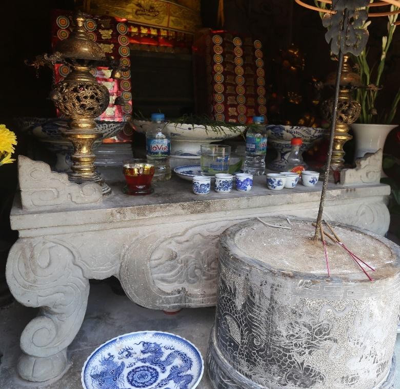 LVS.005 - Sập thờ